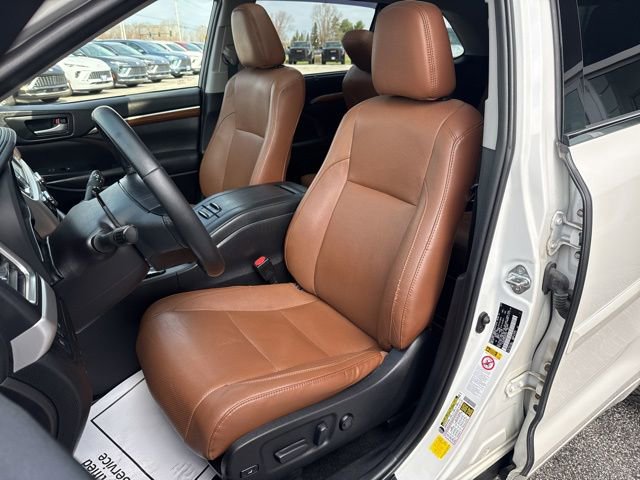 Used 2019 Toyota Highlander Limited Platinum AWD/4WD image 13