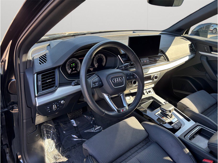 Used 2022 Audi Q5 e Prestige w/ Prestige Package AWD/4WD image 6