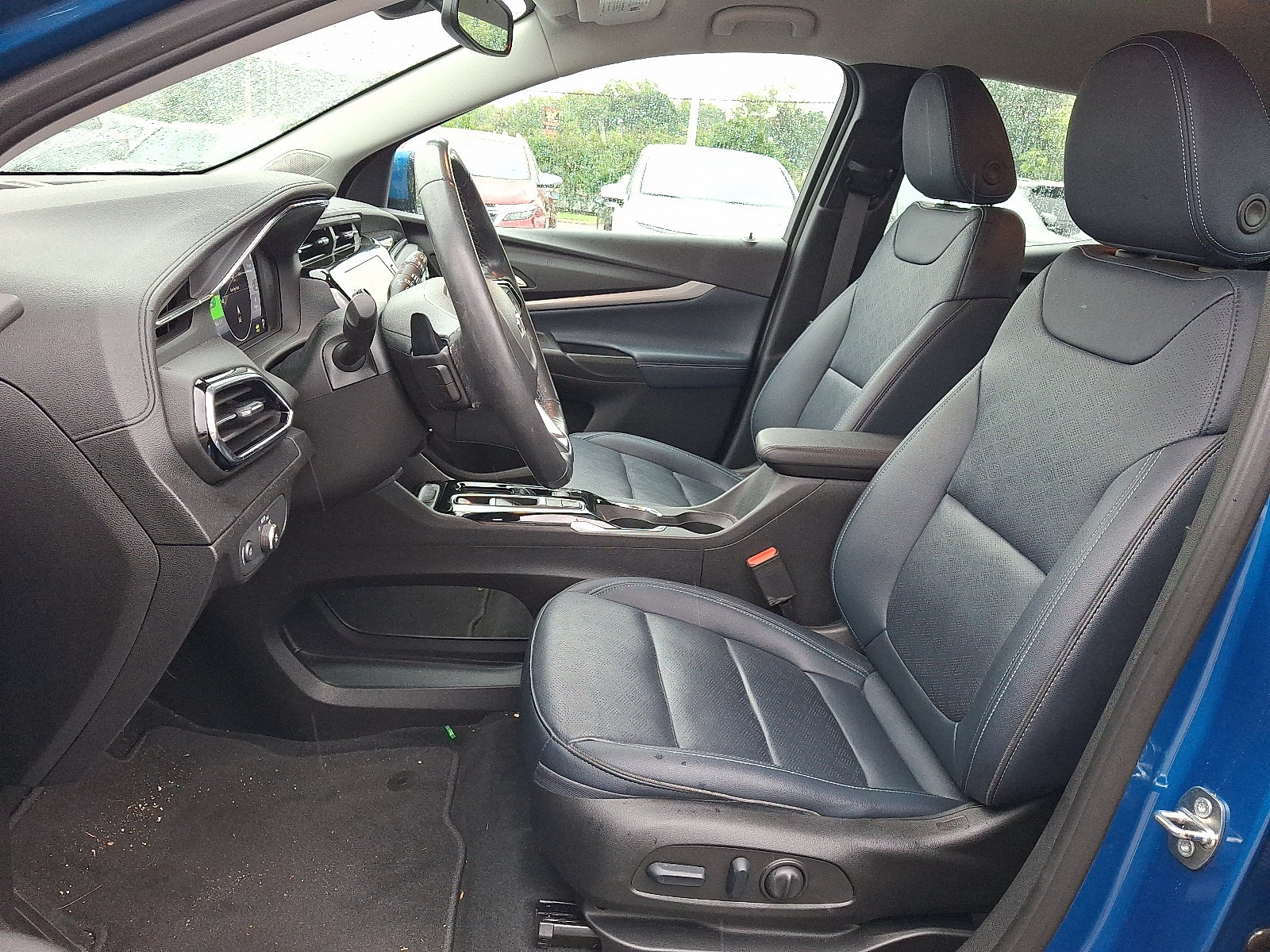 Certified 2023 Chevrolet Bolt EUV LT w/ Convenience Package FWD image 13