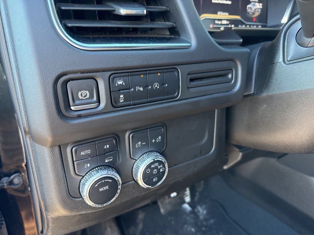 Used 2024 GMC Yukon SLE AWD/4WD image 18