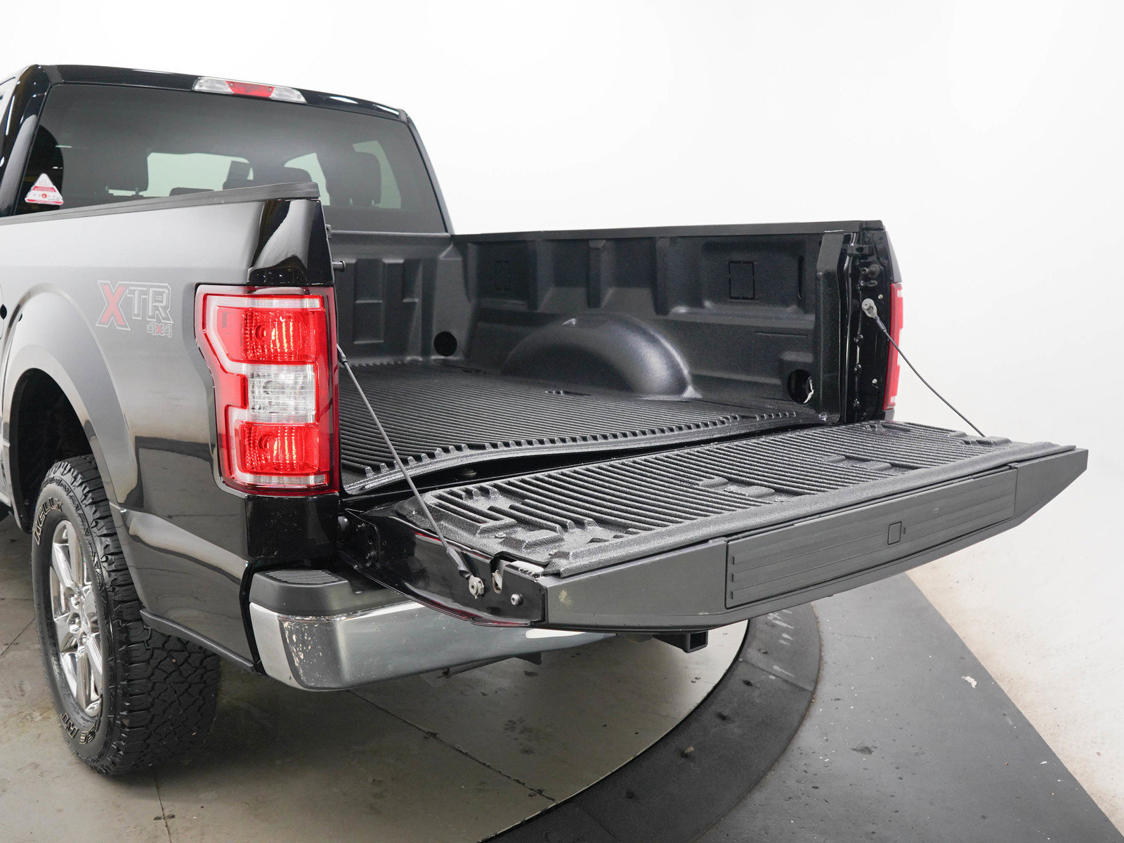 Used 2020 Ford F150 XLT w/ XTR Package AWD/4WD image 9
