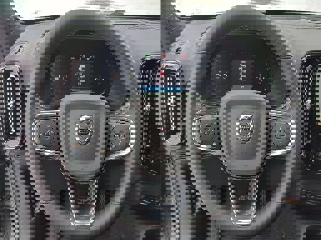 New 2026 Volvo XC40 B5 Ultra w/ Protection Package Premier image 22