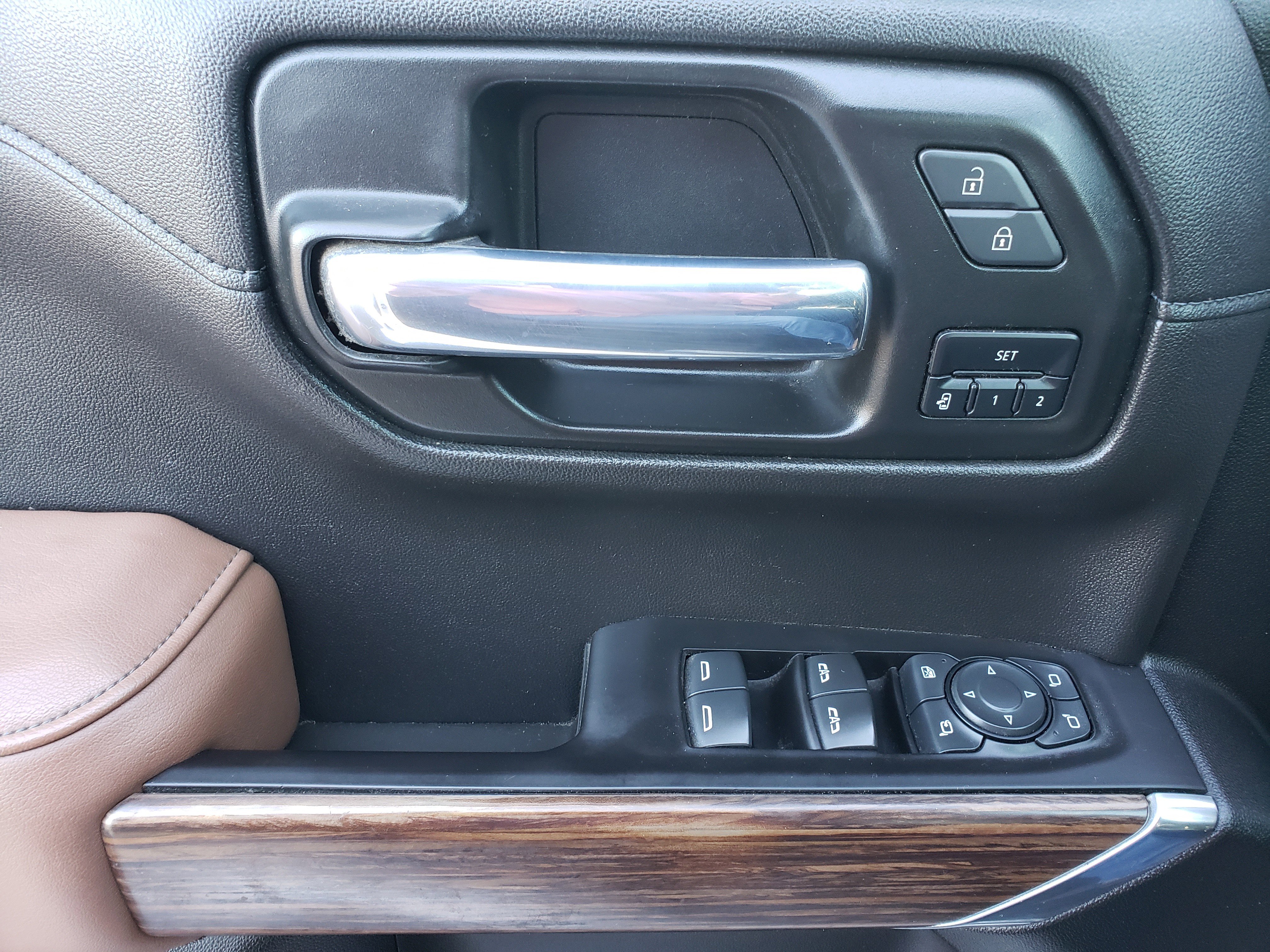 Used 2024 Chevrolet Silverado 1500 High Country w/ Technology Package image 11