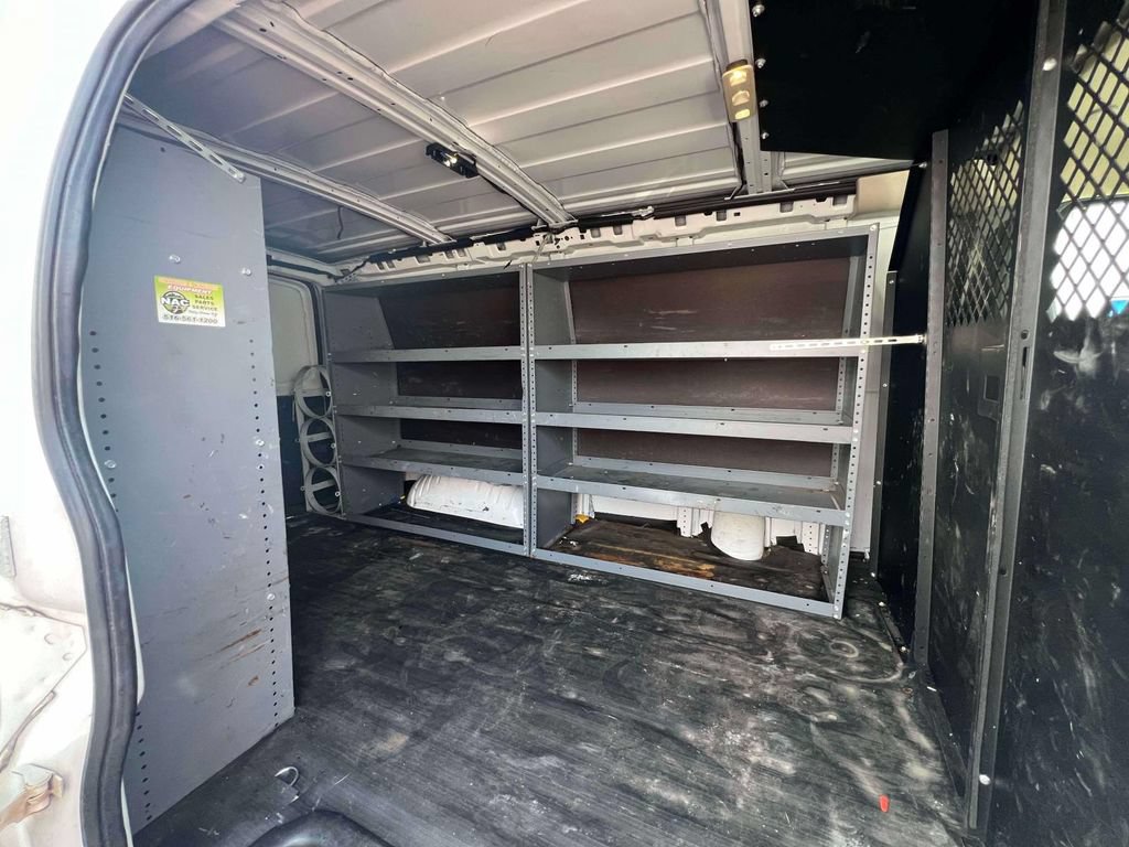 Used 2022 Chevrolet Express 2500 w/ Driver Convenience Package RWD image 4