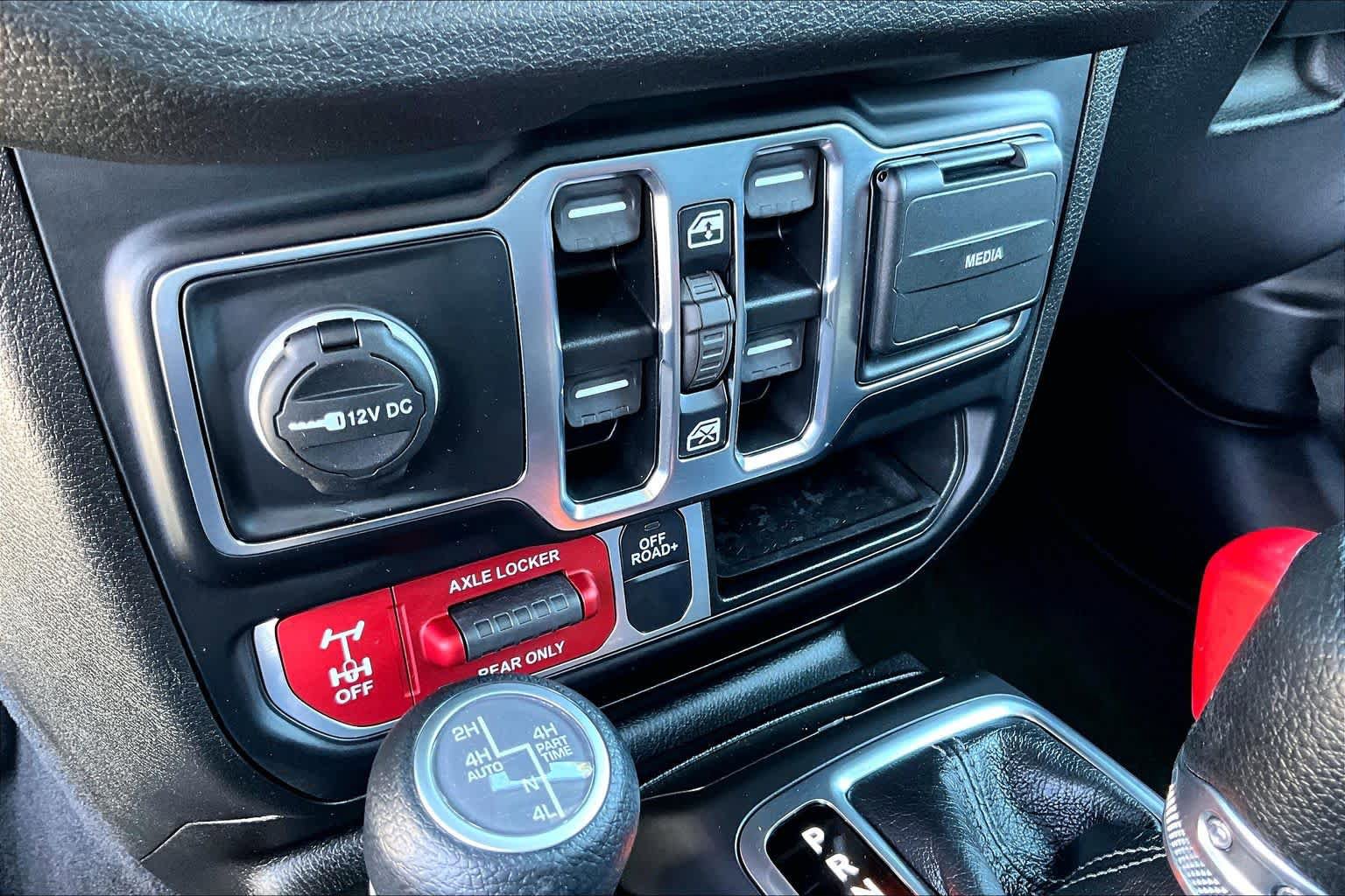 Used 2024 Jeep Wrangler Unlimited AWD/4WD image 34