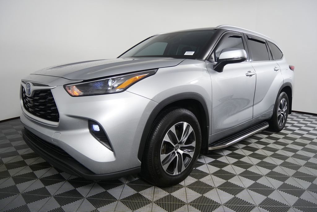 Used 2022 Toyota Highlander XLE image 8