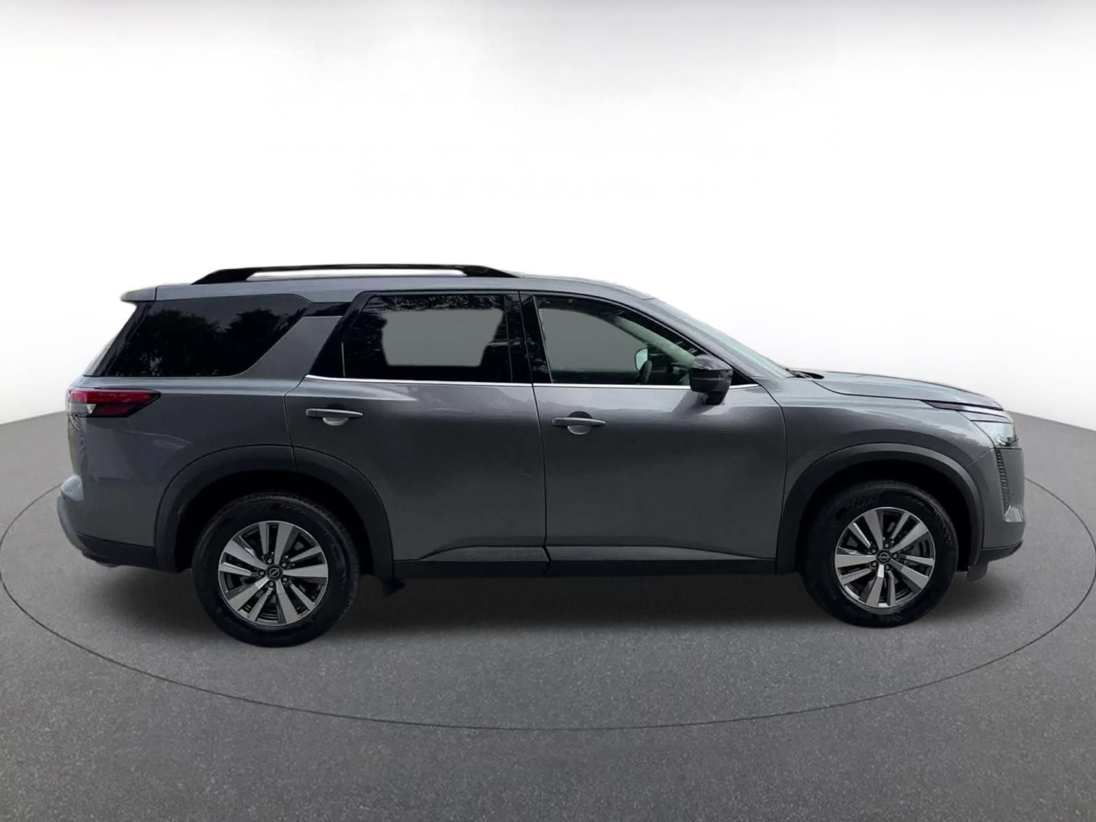 Used 2026 Nissan Pathfinder SL FWD image 15
