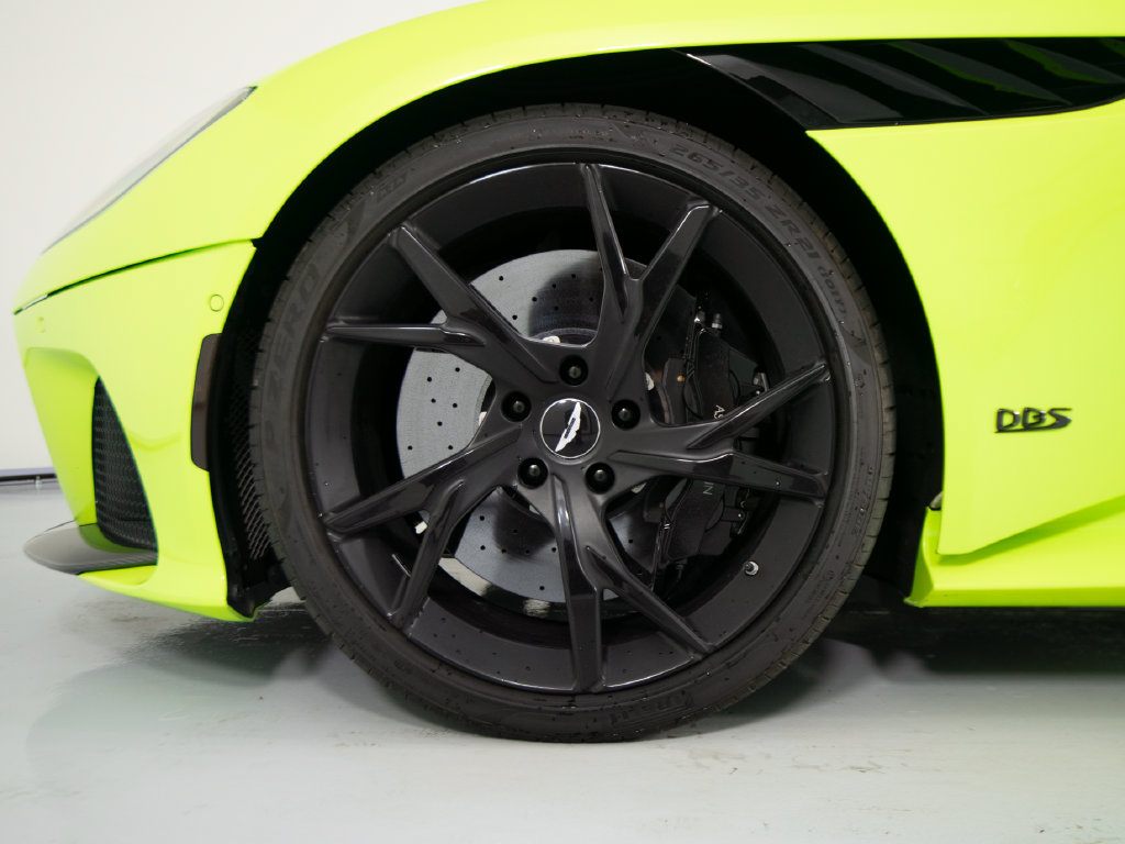 Used 2022 Aston Martin DBS Superleggera RWD image 9