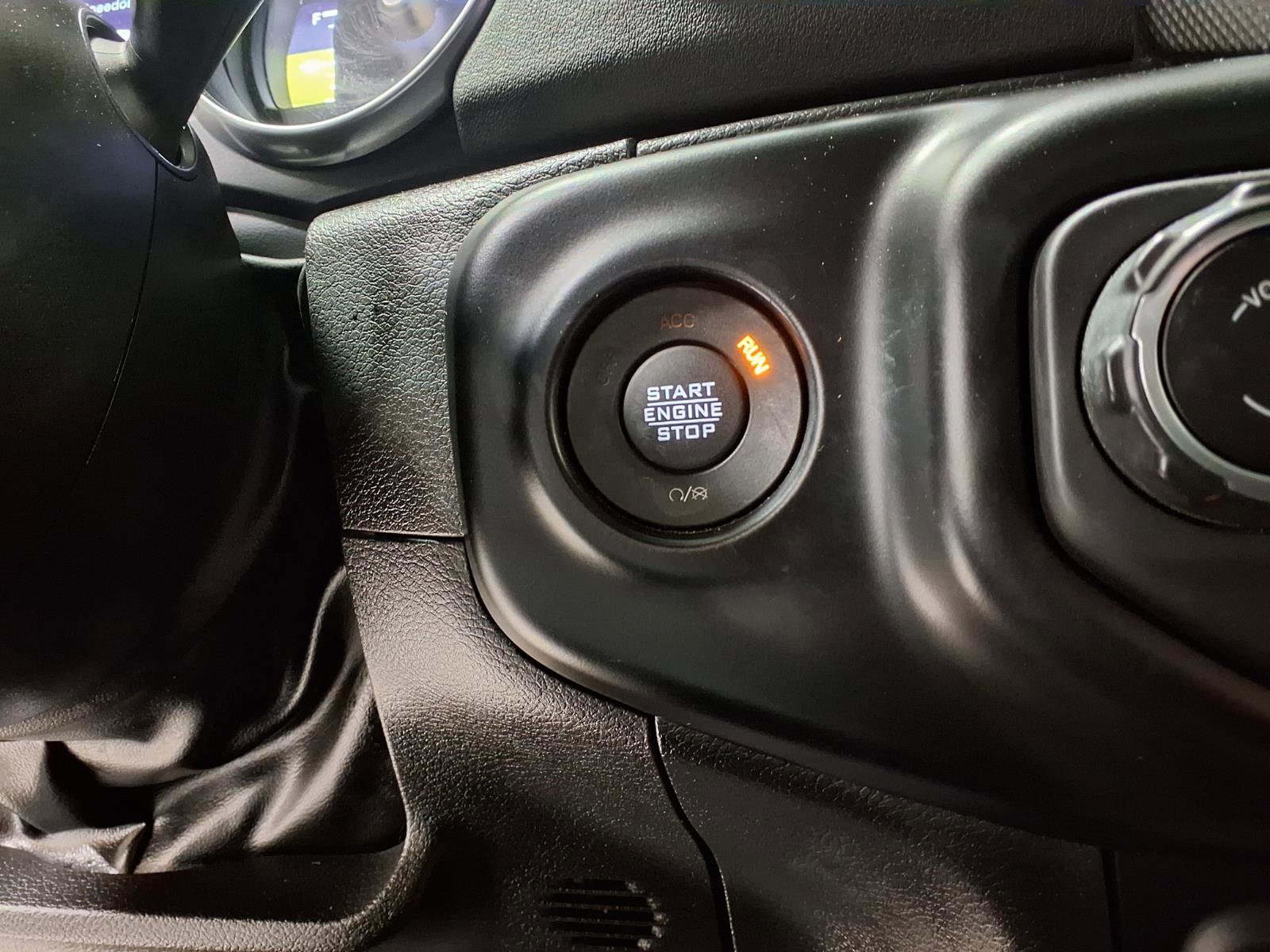 Used 2022 Jeep Wrangler Unlimited Sahara image 19