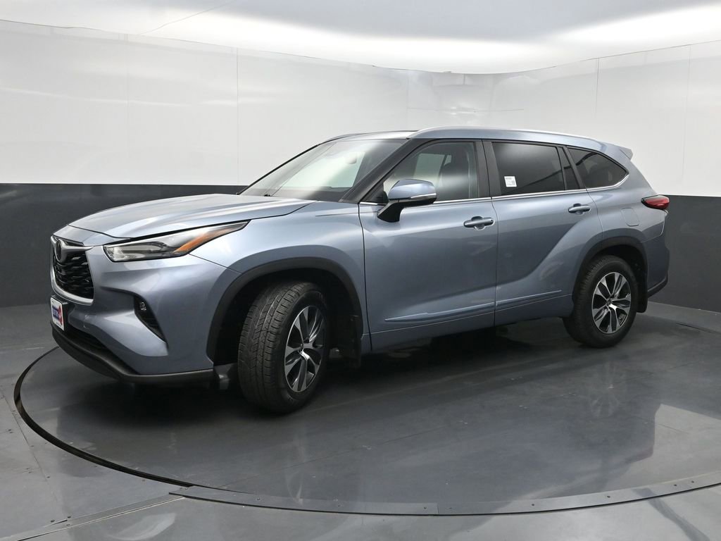 Used 2023 Toyota Highlander XLE image 22