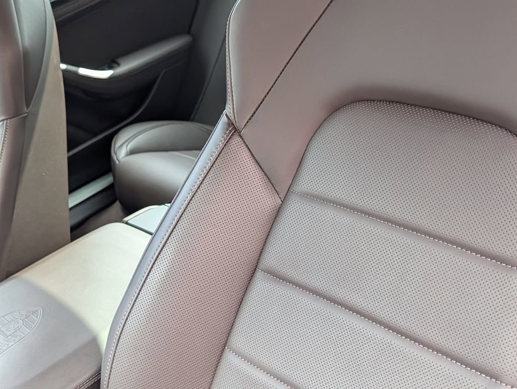 Used 2025 Porsche Panamera 4 image 25