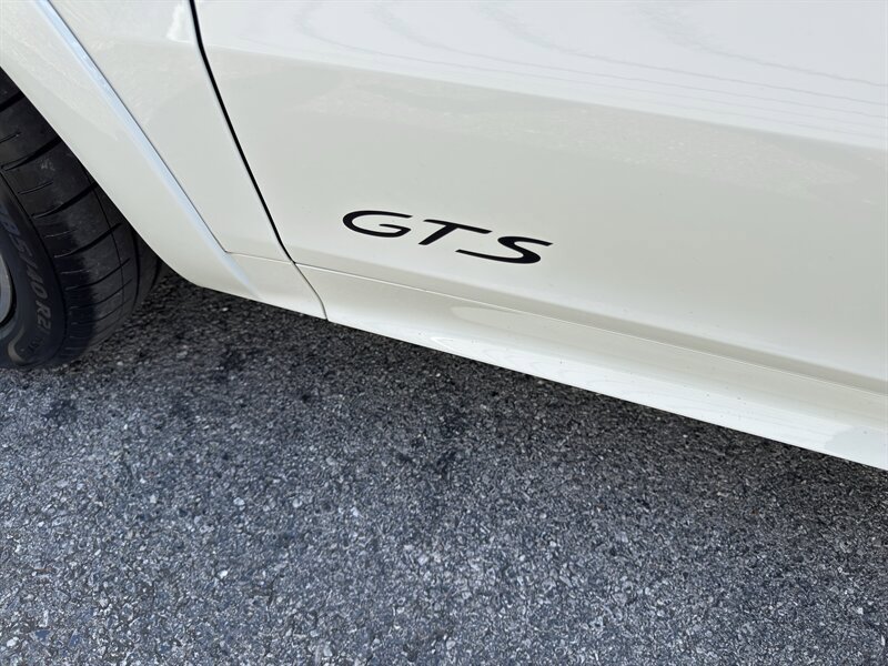 Used 2022 Porsche Cayenne GTS AWD/4WD image 14
