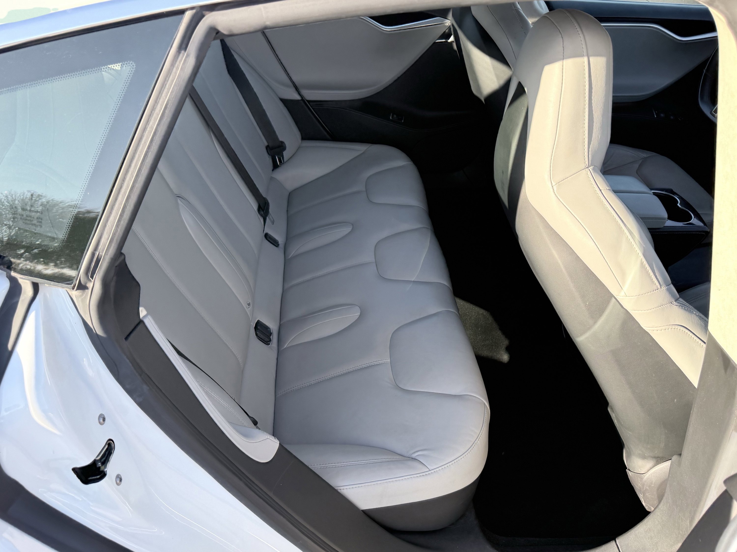 Used 2016 Tesla Model S 60 image 24