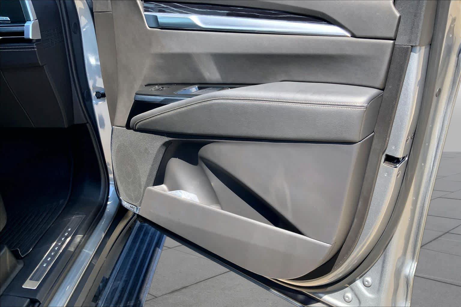 Used 2026 Cadillac Escalade Sport w/ Touring Package AWD/4WD image 23