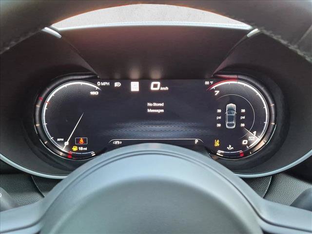 Used 2025 Alfa Romeo Giulia w/ Veloce Package Rwd image 11