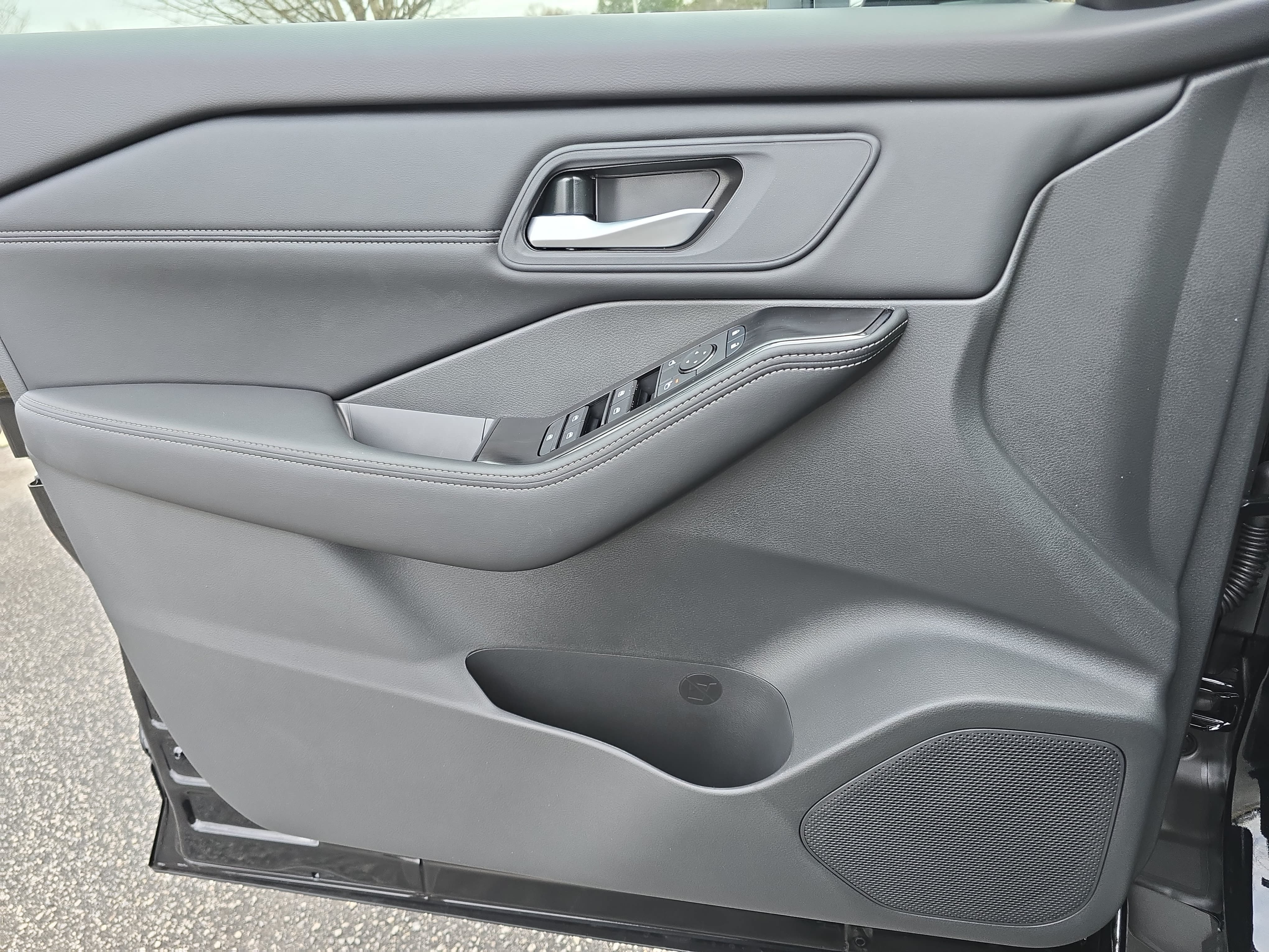 New 2026 Nissan Rogue Dark Armor AWD/4WD image 26