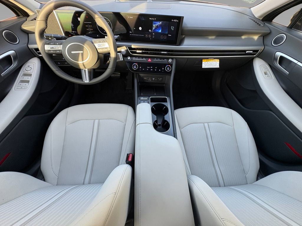 New 2024 Hyundai Sonata SEL w/ Convenience Package FWD image 3