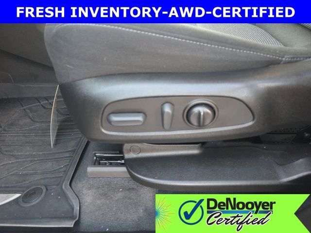 Used 2022 Chevrolet Traverse LT w/ LPO, Floor Liner Package image 27