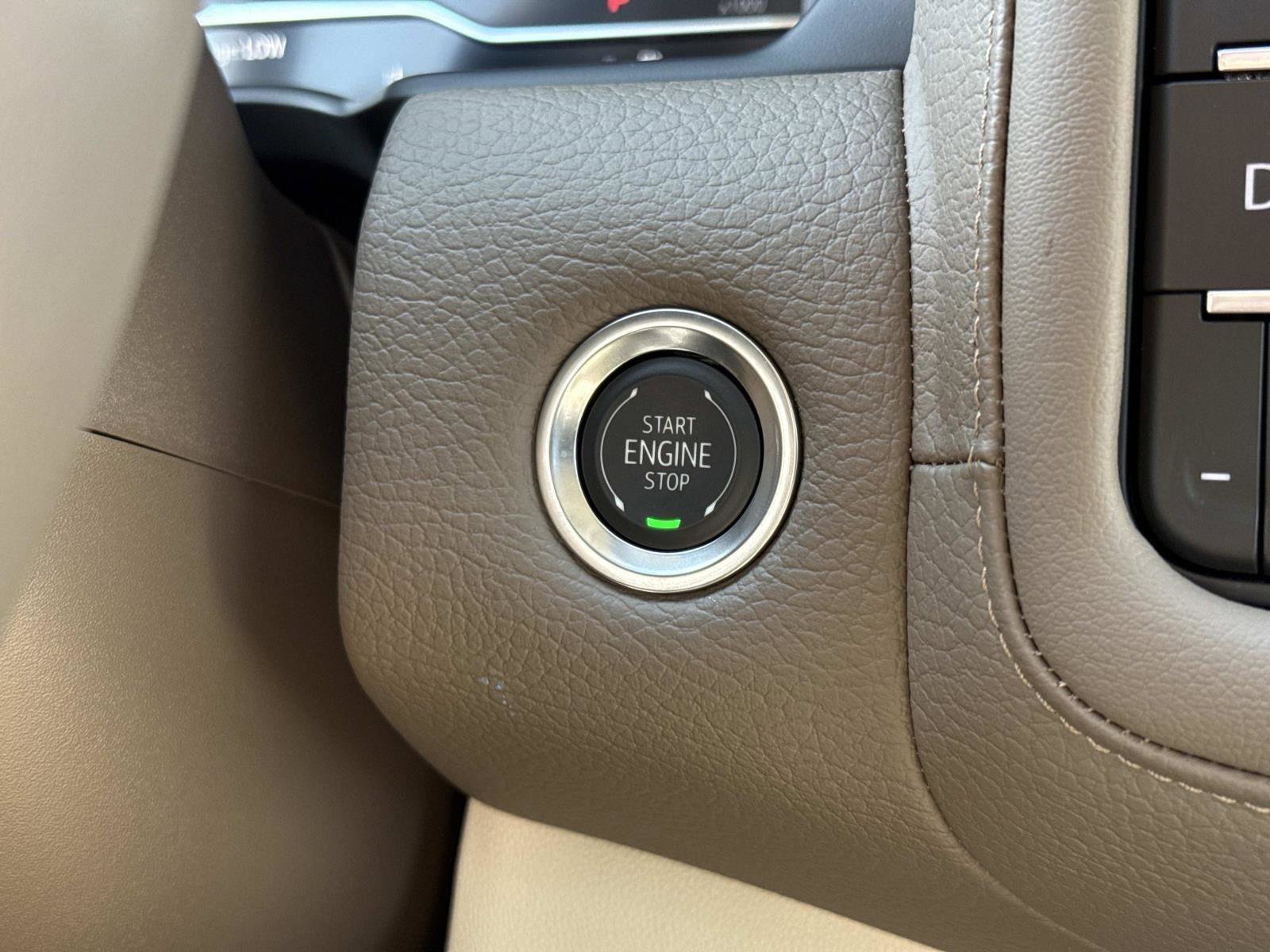 Used 2024 GMC Yukon XL Denali w/ Advanced Technology Package AWD/4WD image 12