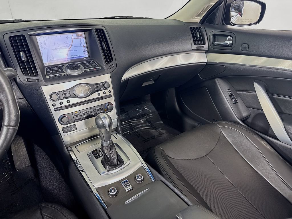 Used 2014 INFINITI Q60 Convertible w/ Premium Package image 26