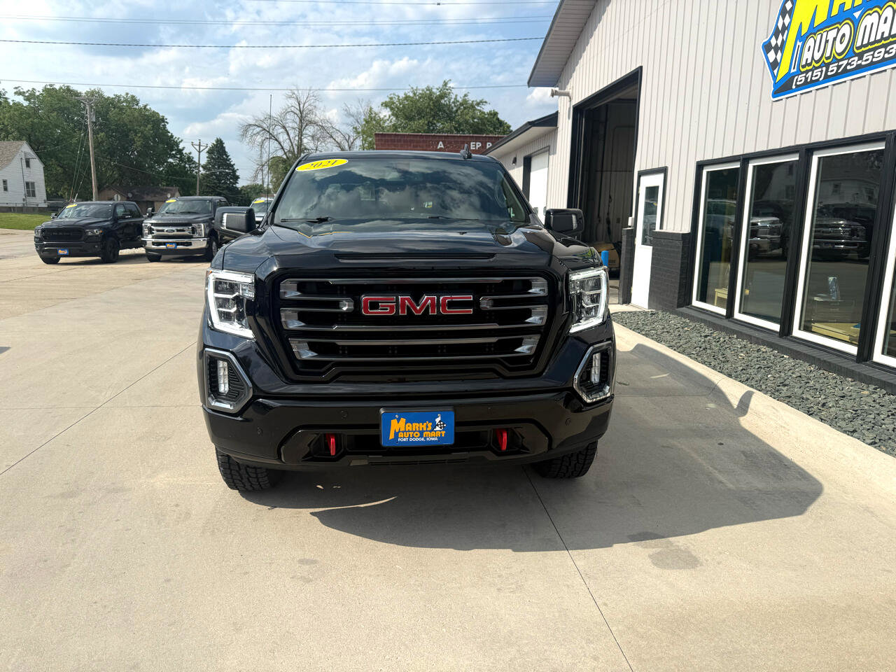 Used 2021 GMC Sierra 1500 AT4 w/ AT4 Premium Package image 2