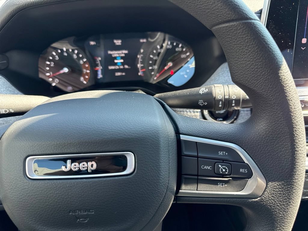 Used 2025 Jeep Compass Sport AWD/4WD image 25