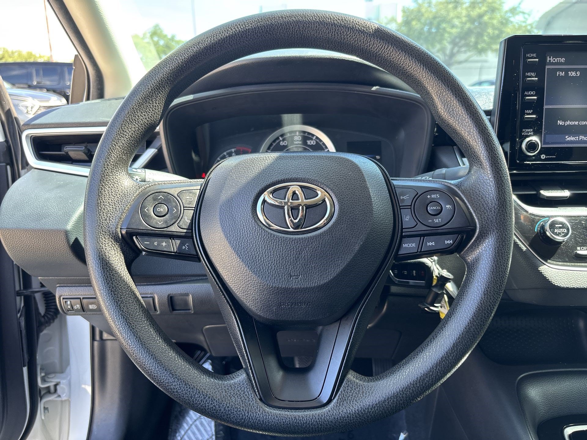 Used 2022 Toyota Corolla LE FWD image 11