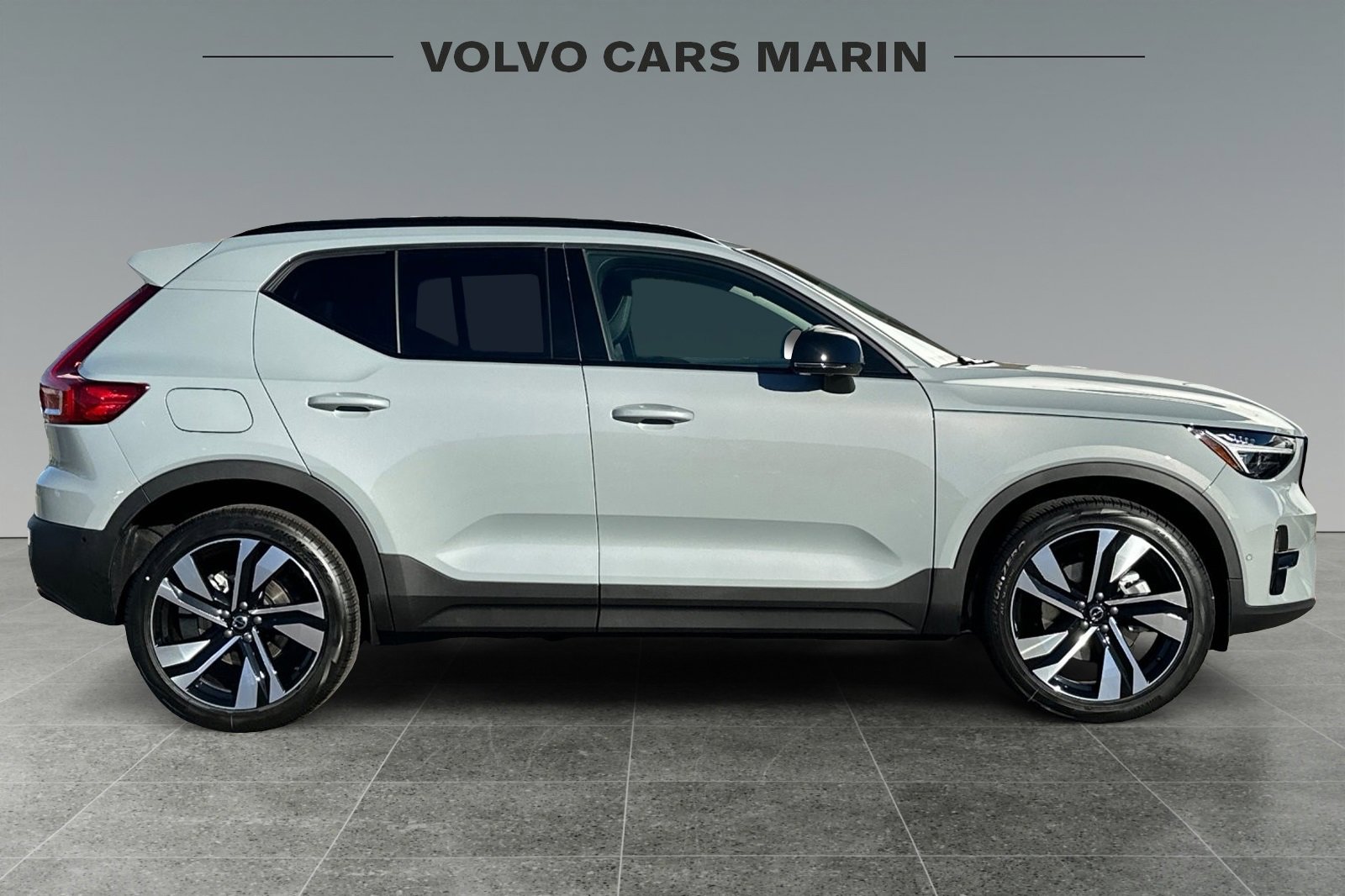 New 2026 Volvo XC40 B5 Ultra w/ Protection Package Premier image 8