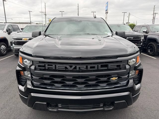 Used 2025 Chevrolet Silverado 1500 Custom AWD/4WD image 2