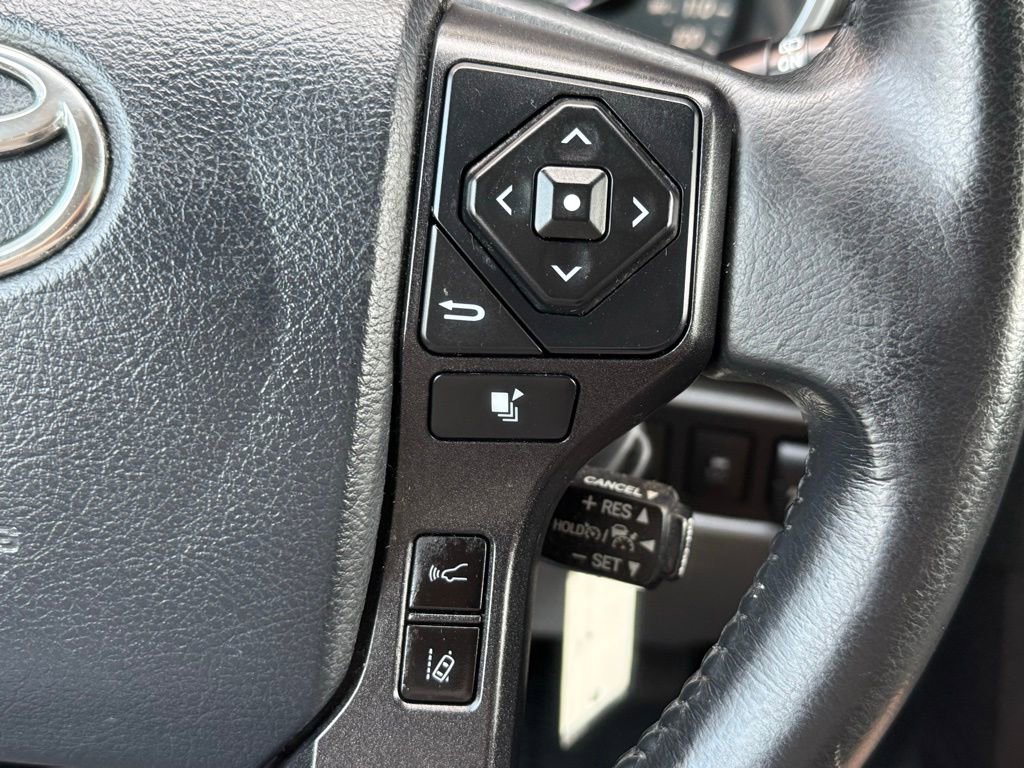 Used 2019 Toyota Sequoia SR5 AWD/4WD image 27