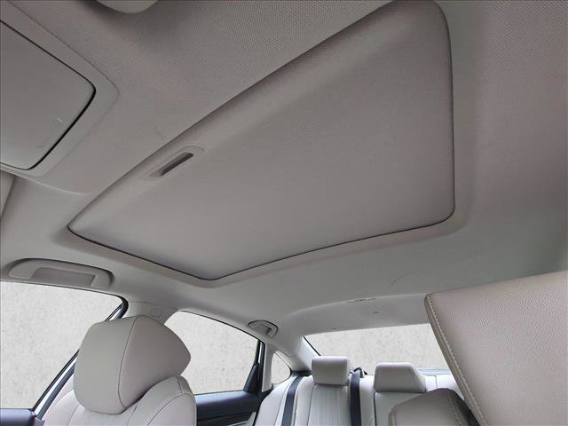 Used 2021 Honda Accord Touring image 16