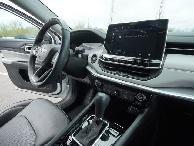 Used 2022 Jeep Compass Limited image 32