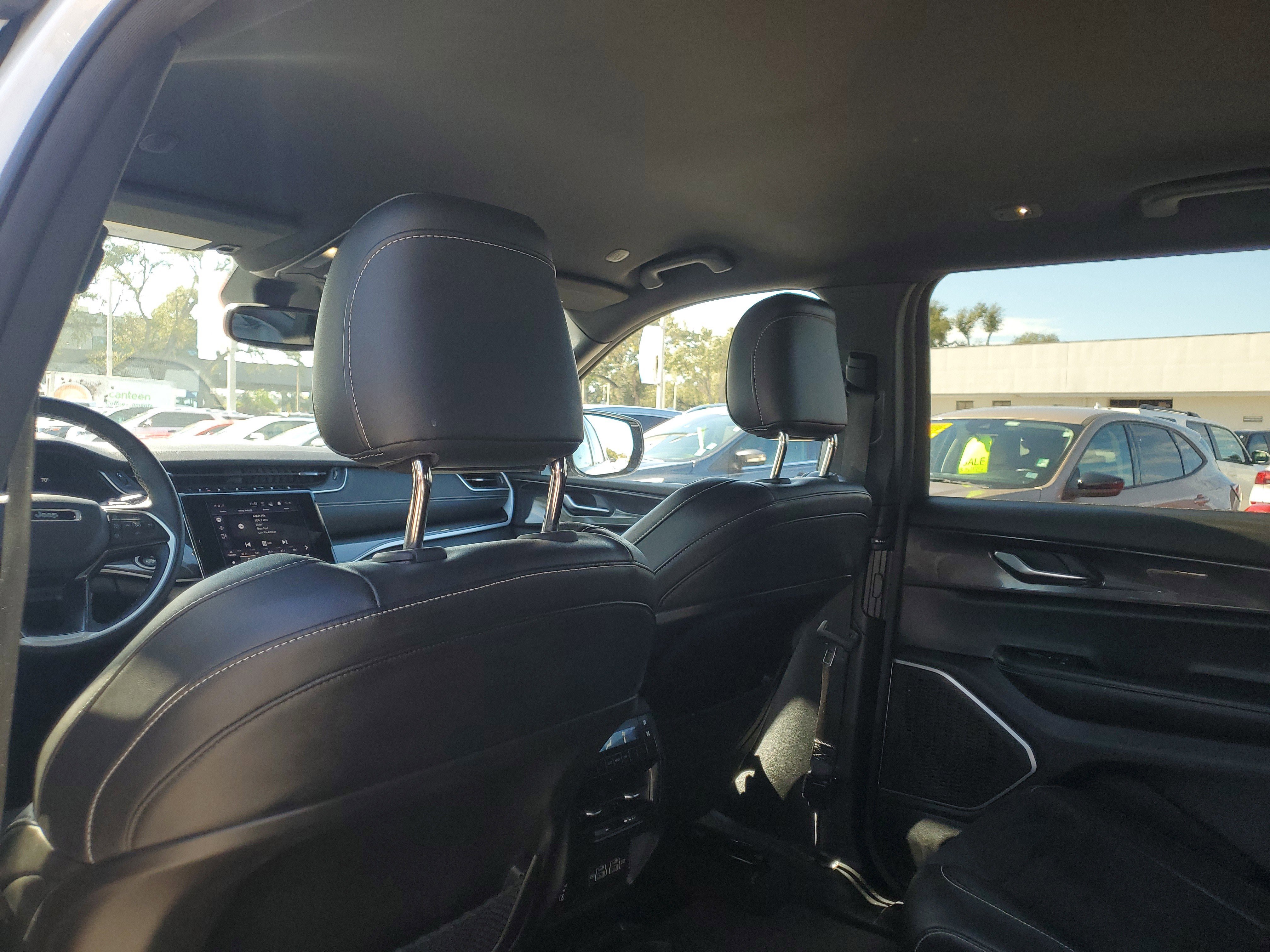 Used 2021 Jeep Grand Cherokee L Laredo image 14