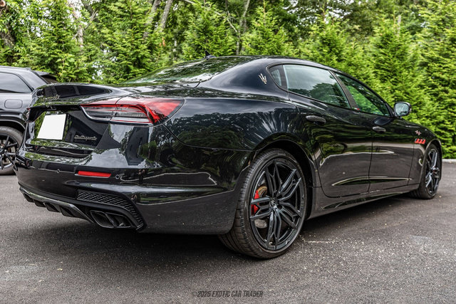 Used 2022 Maserati Quattroporte Trofeo RWD image 8