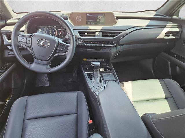 Used 2022 Lexus UX 200 image 16