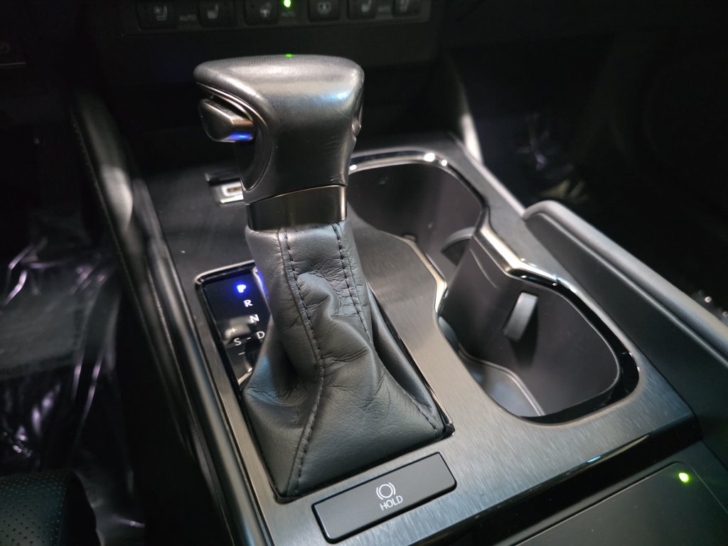 Used 2024 Lexus ES 350 Ultra Luxury w/ Accessory Package (Z2) FWD image 23