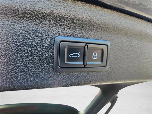 Used 2019 Audi Q3 2.0T Premium Plus AWD/4WD image 7