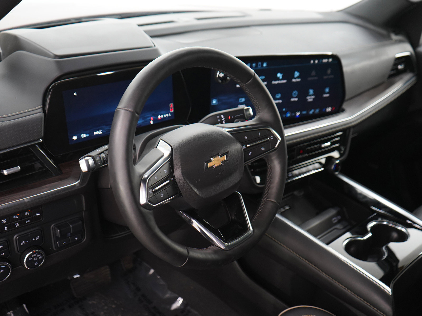 Used 2025 Chevrolet Tahoe Premier AWD/4WD image 24