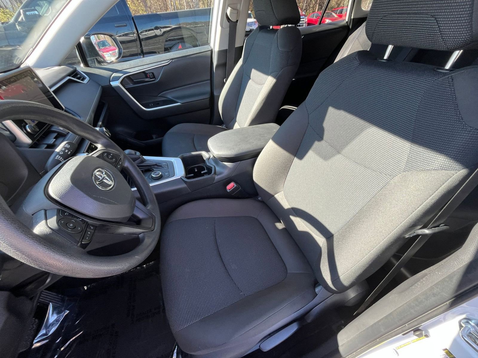 Used 2025 Toyota RAV4 LE image 30