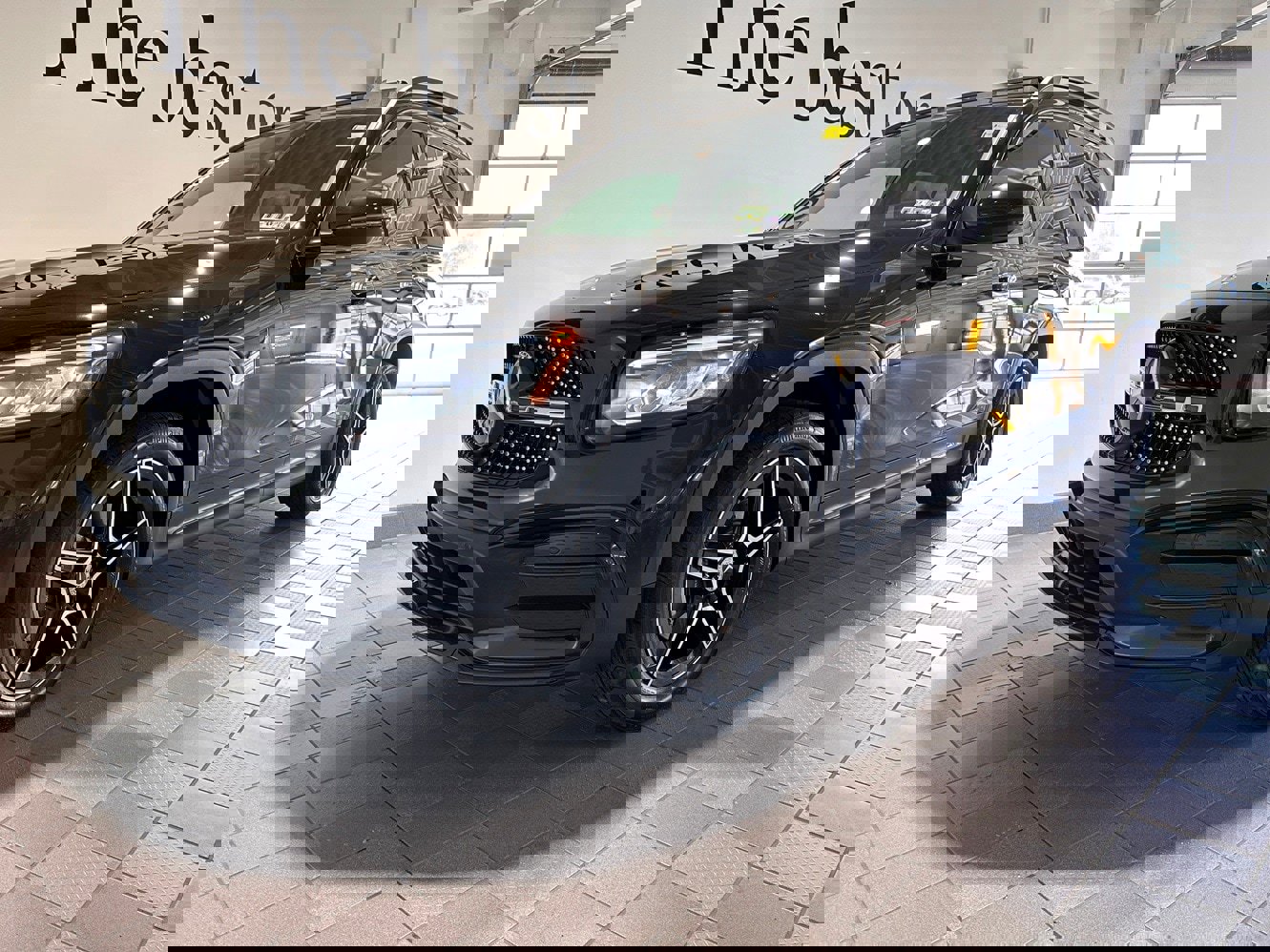 Used 2024 Mercedes-Benz GLB 250 4MATIC image 8