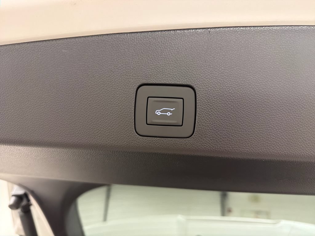 New 2026 Buick Encore GX Avenir w/ Avenir Convenience Package FWD image 18