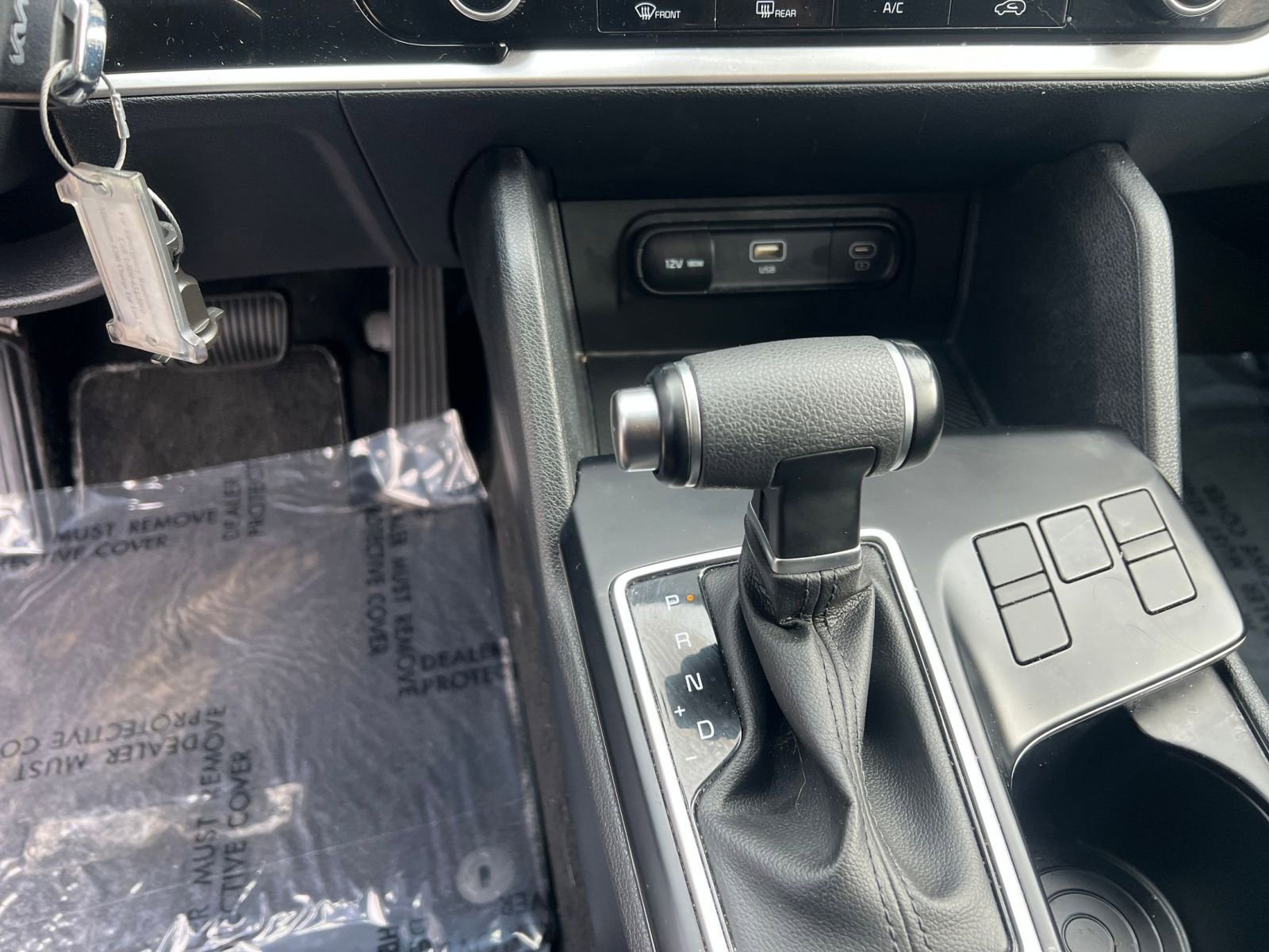 Used 2025 Kia Sportage LX FWD image 41