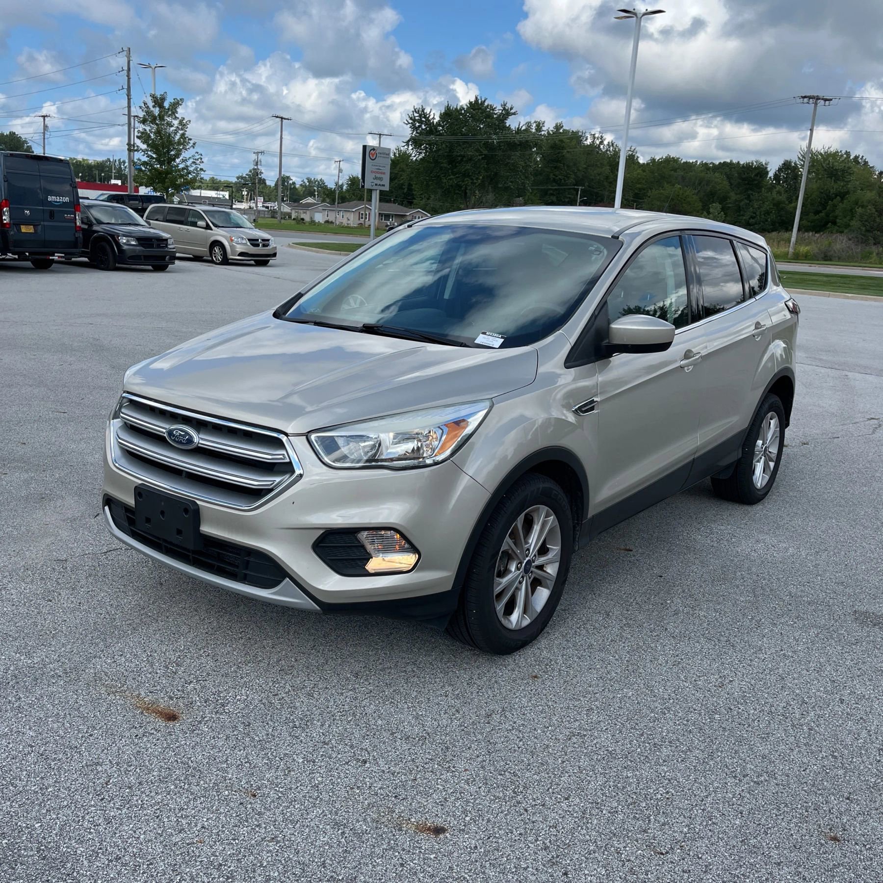 Used 2017 Ford Escape SE image 1