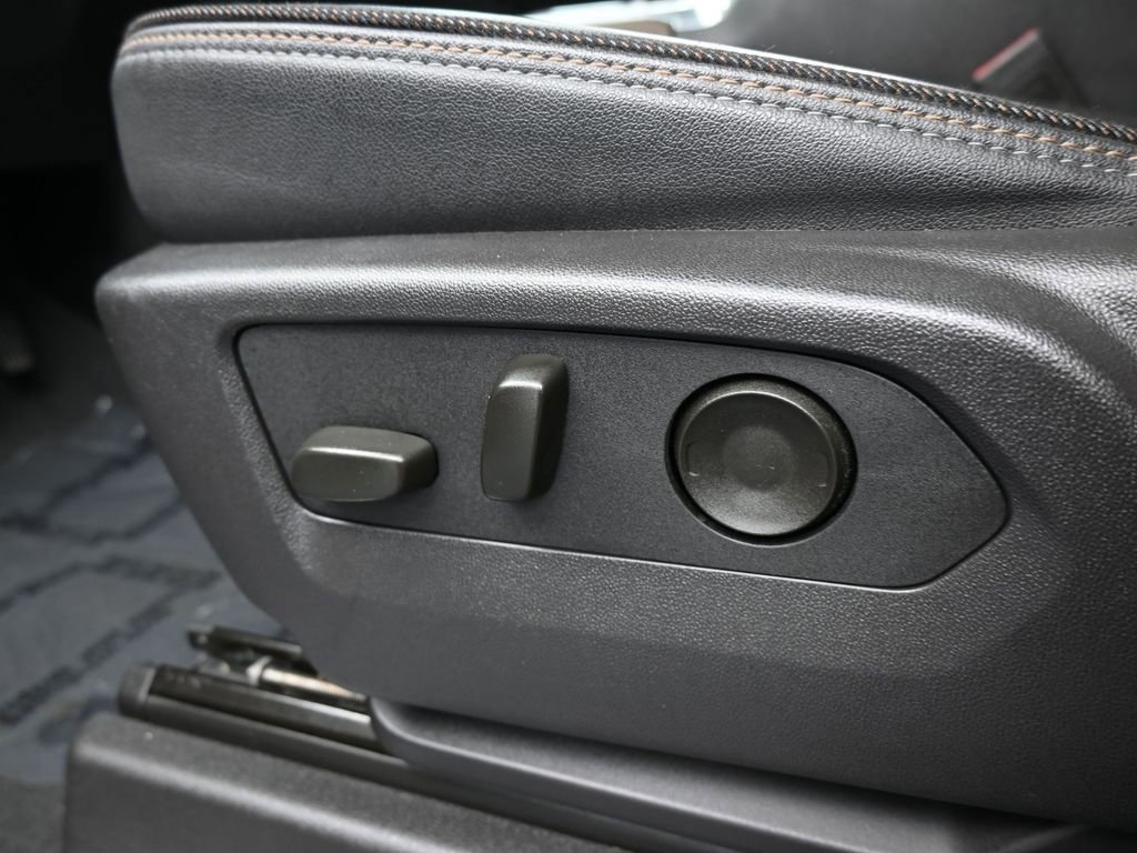 Used 2024 Chevrolet Silverado 2500 High Country w/ Midnight Edition AWD/4WD image 12