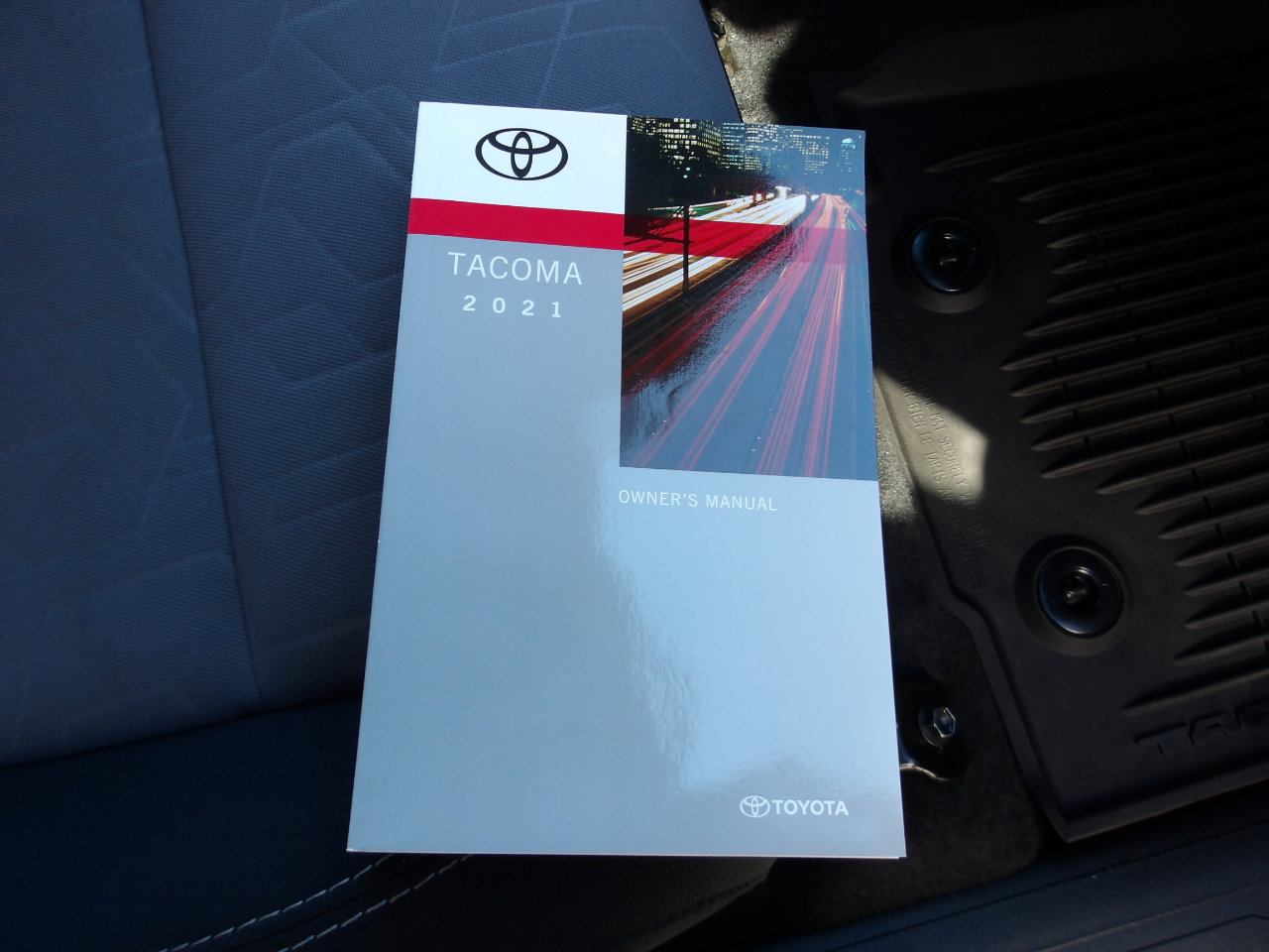 Used 2021 Toyota Tacoma TRD Off-Road w/ Technology Package image 27