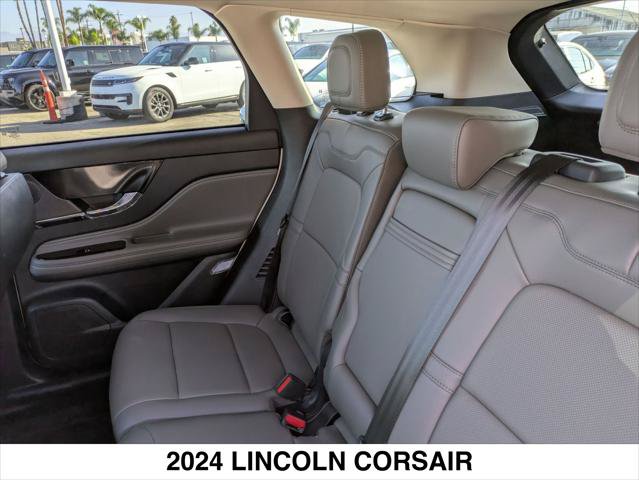 New 2024 Lincoln Corsair Reserve w/ Equipment Group 201A FWD image 12