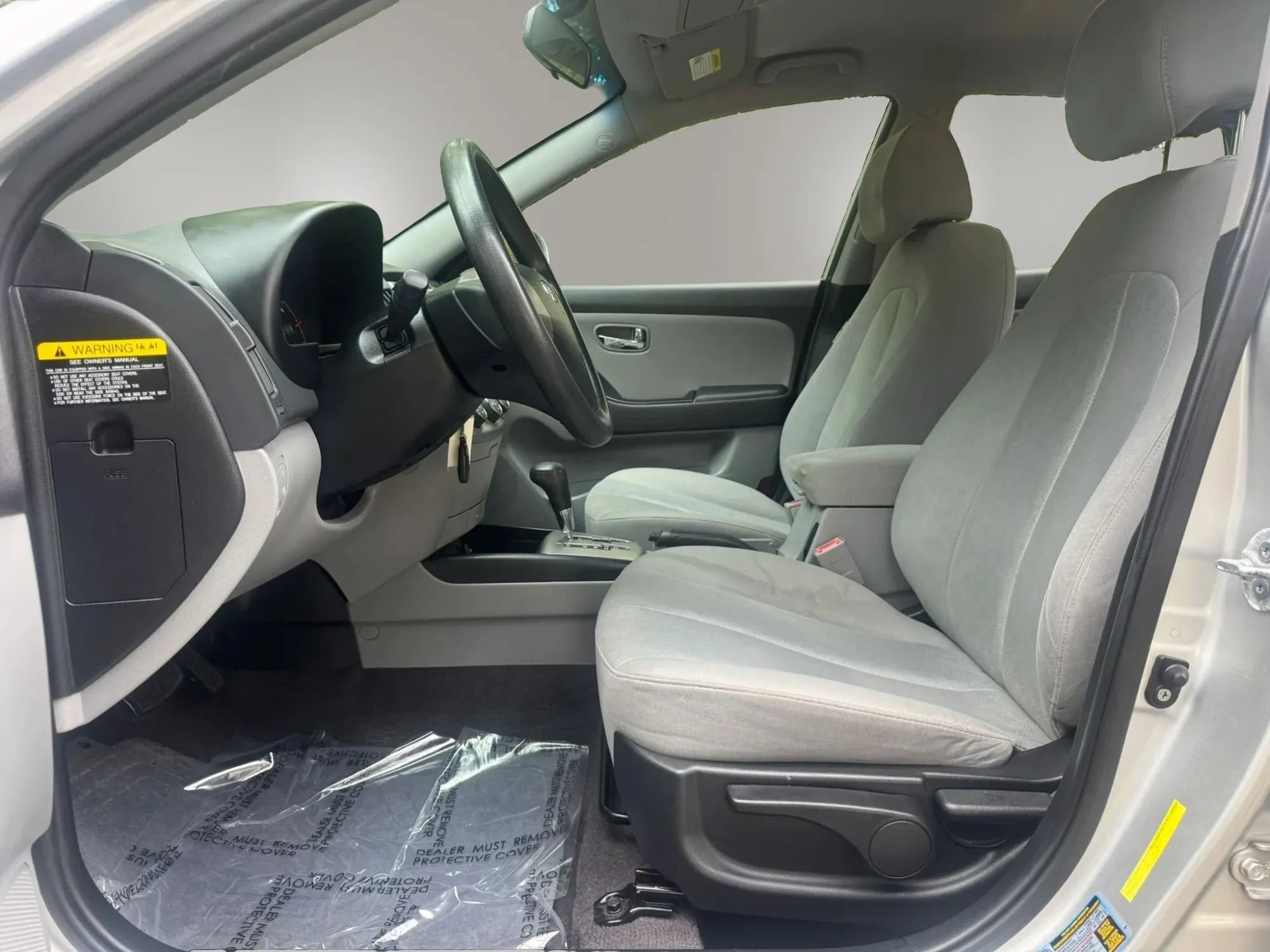 Used 2010 Hyundai Elantra GLS FWD image 14