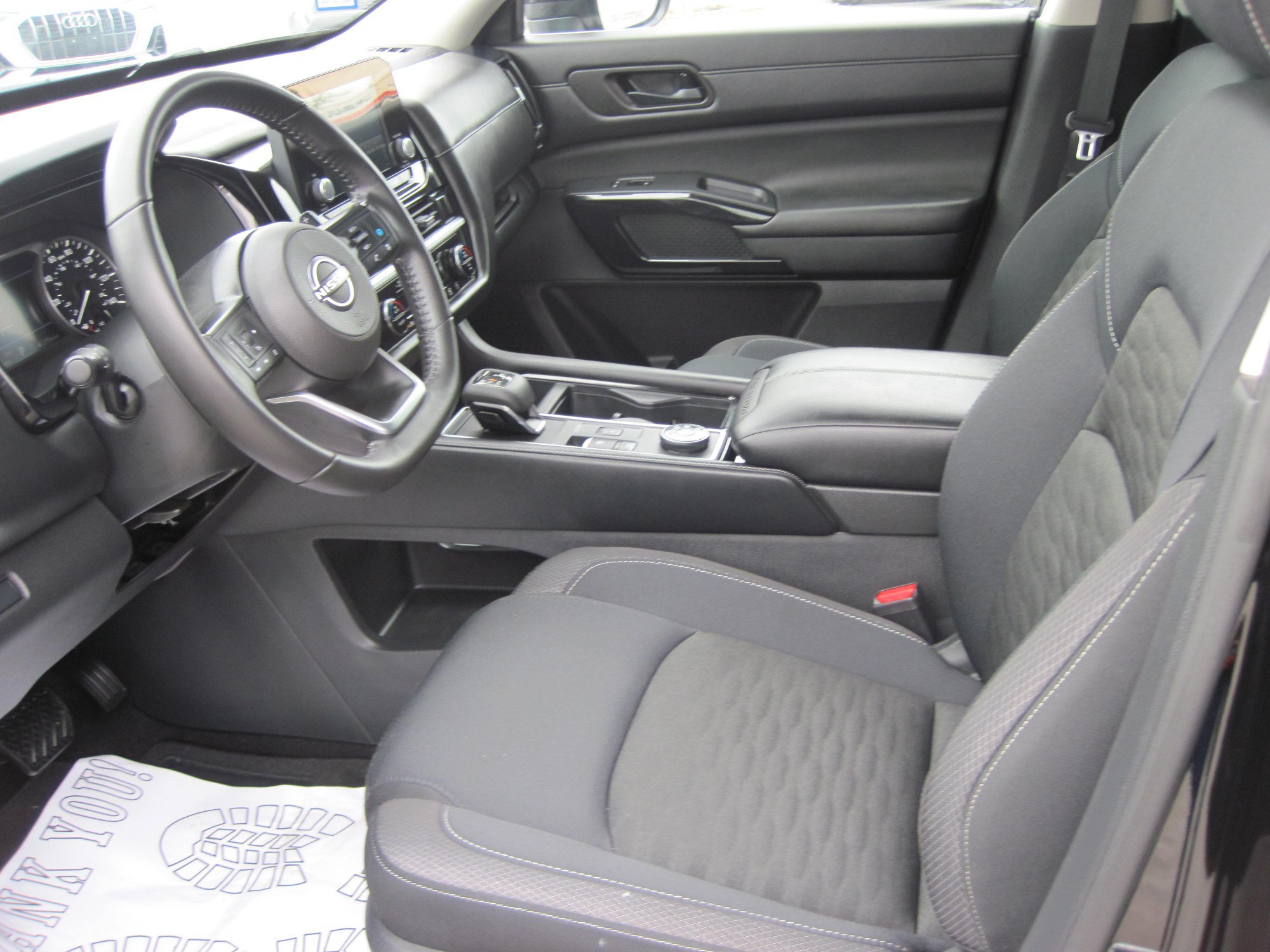 Used 2025 Nissan Pathfinder SV AWD/4WD image 15