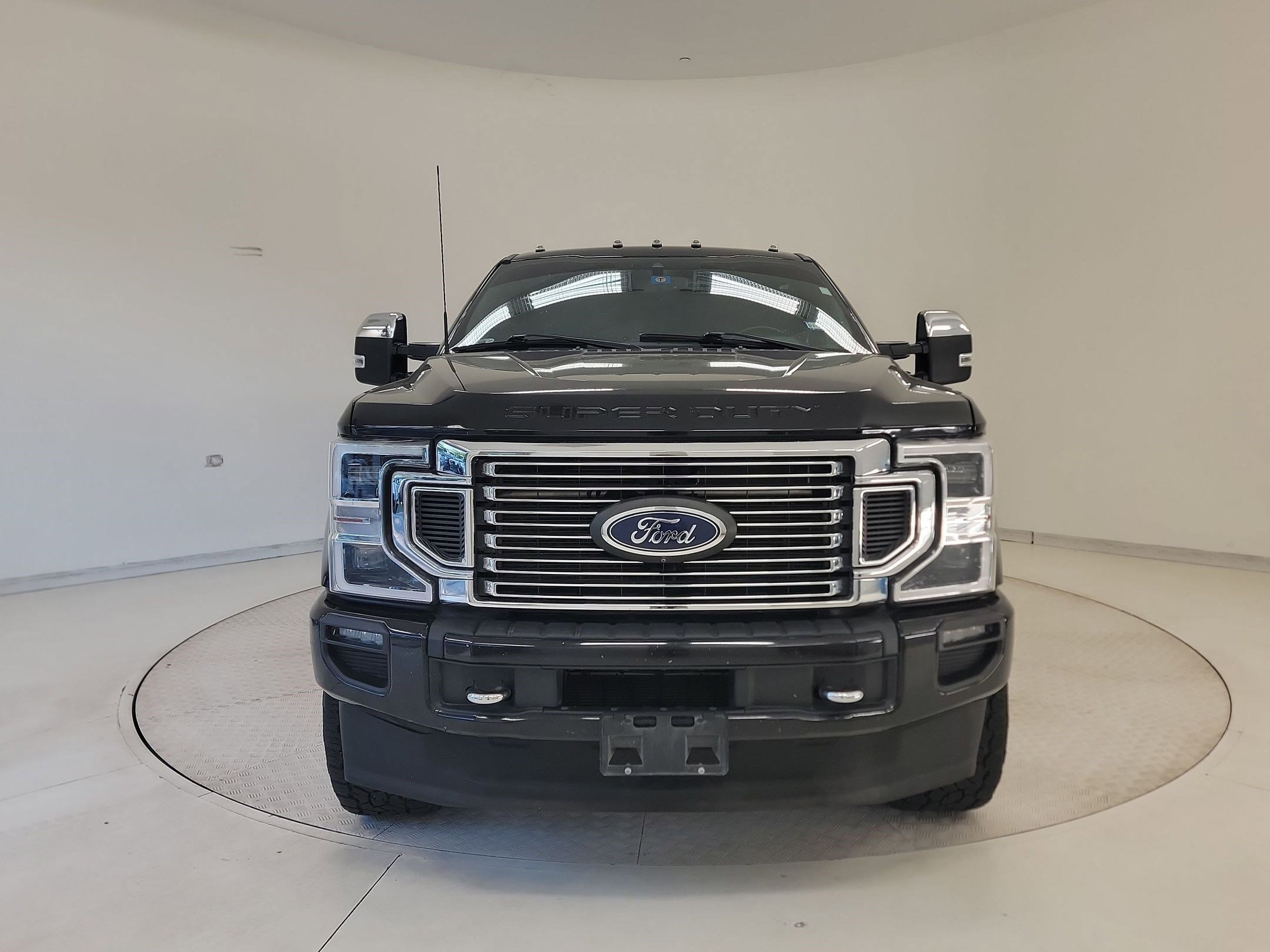 Used 2022 Ford F350 Platinum image 4