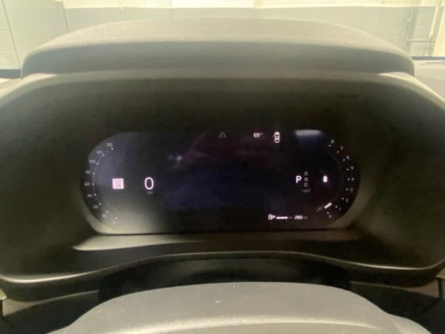 Used 2026 Volvo XC40 B5 Plus AWD/4WD image 16